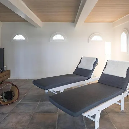 Holiday Home, Hojer *
